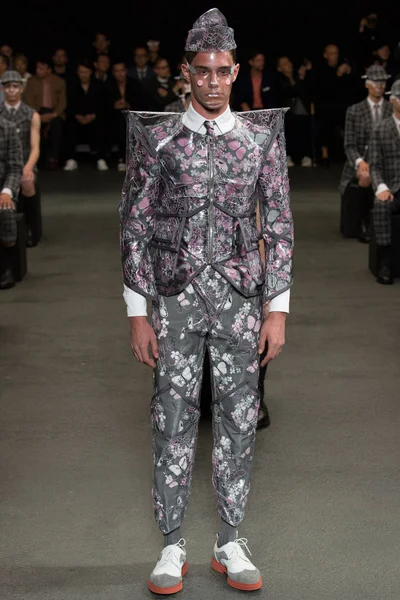 Look 10